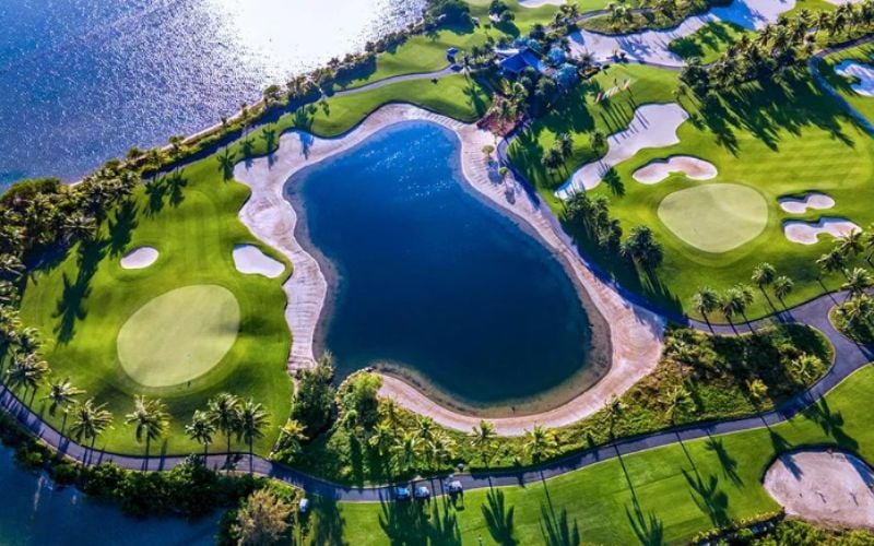Begonia Bay Peninsula Golf Club